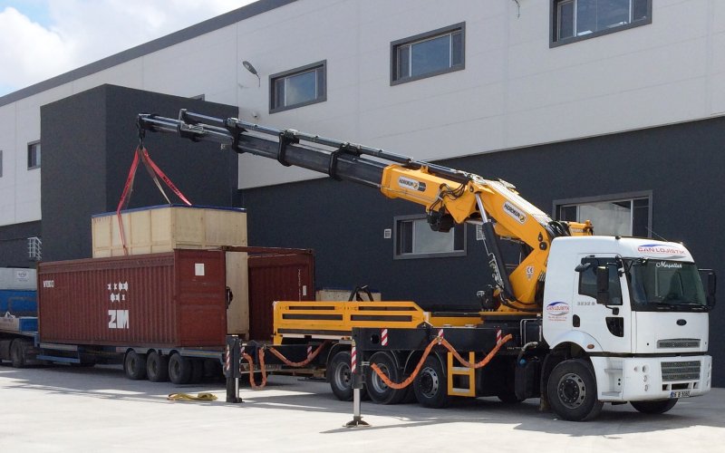 TEMELDEN 10 TON AĞIRLIĞINDA BOBCAT ÇIKARTMA CAN LOJİSTİK VİNÇ